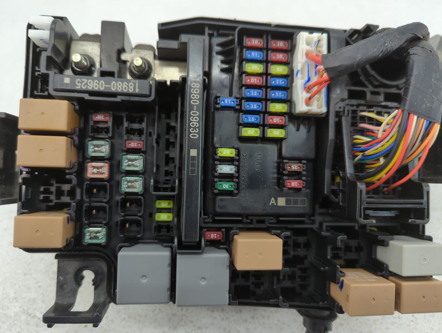 2017 Hyundai Elantra Fusebox Fuse Box Panel Relay Module P/N:91956-F2020 Fits OEM Used Auto Parts - Oemusedautoparts1.com