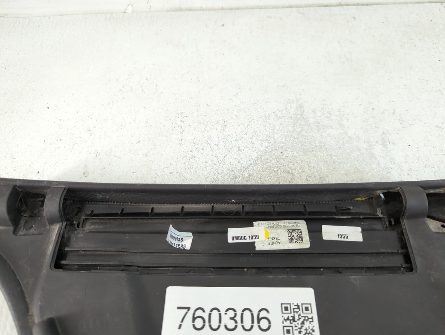 2017 Hyundai Elantra Center Console Armrest Cover Lid Fits OEM Used Auto Parts - Oemusedautoparts1.com