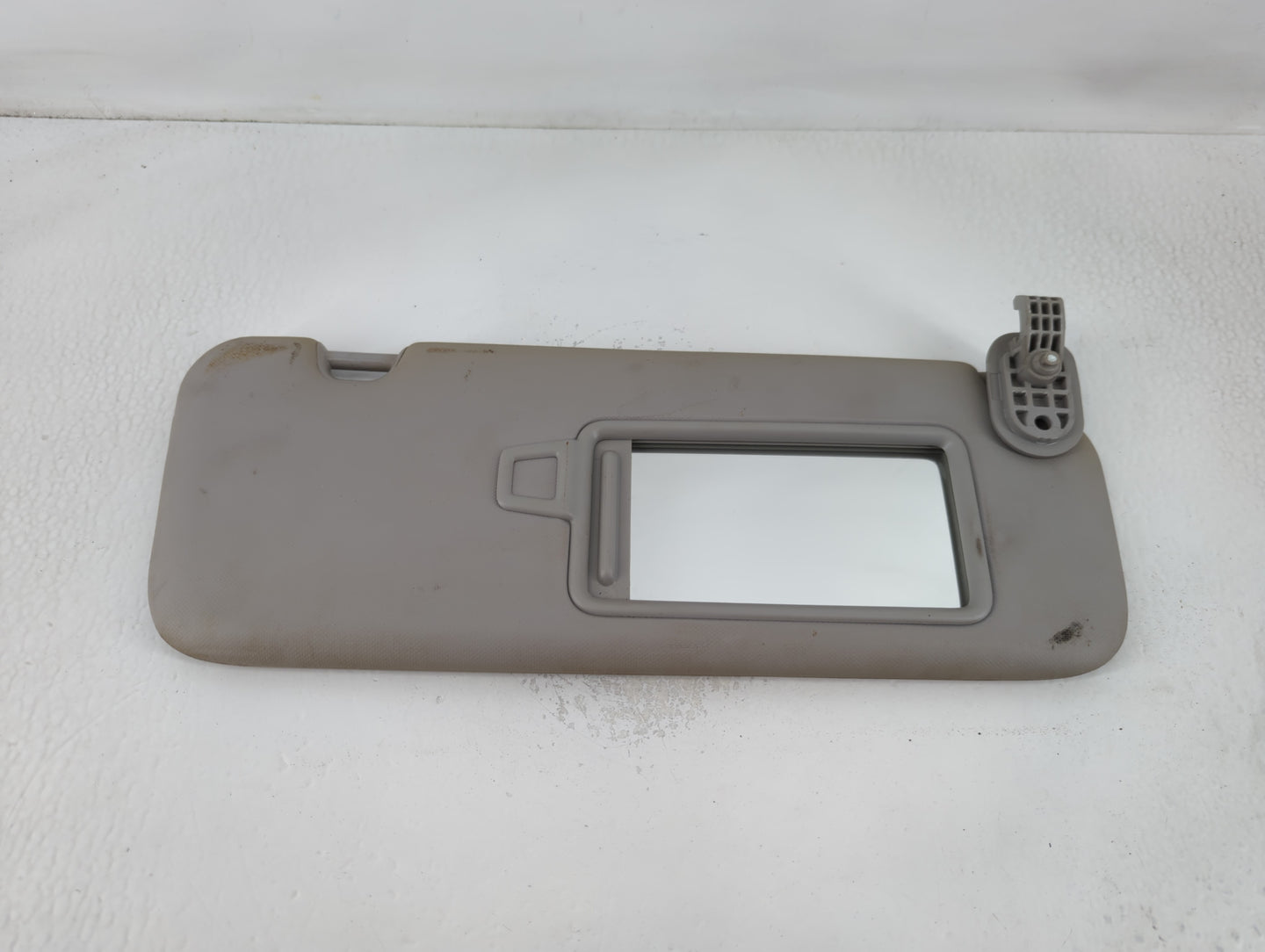 2017-2020 Hyundai Elantra Sun Visor Shade Replacement Passenger Right Mirror Fits Fits 2017 2018 2019 2020 OEM Used Auto Par