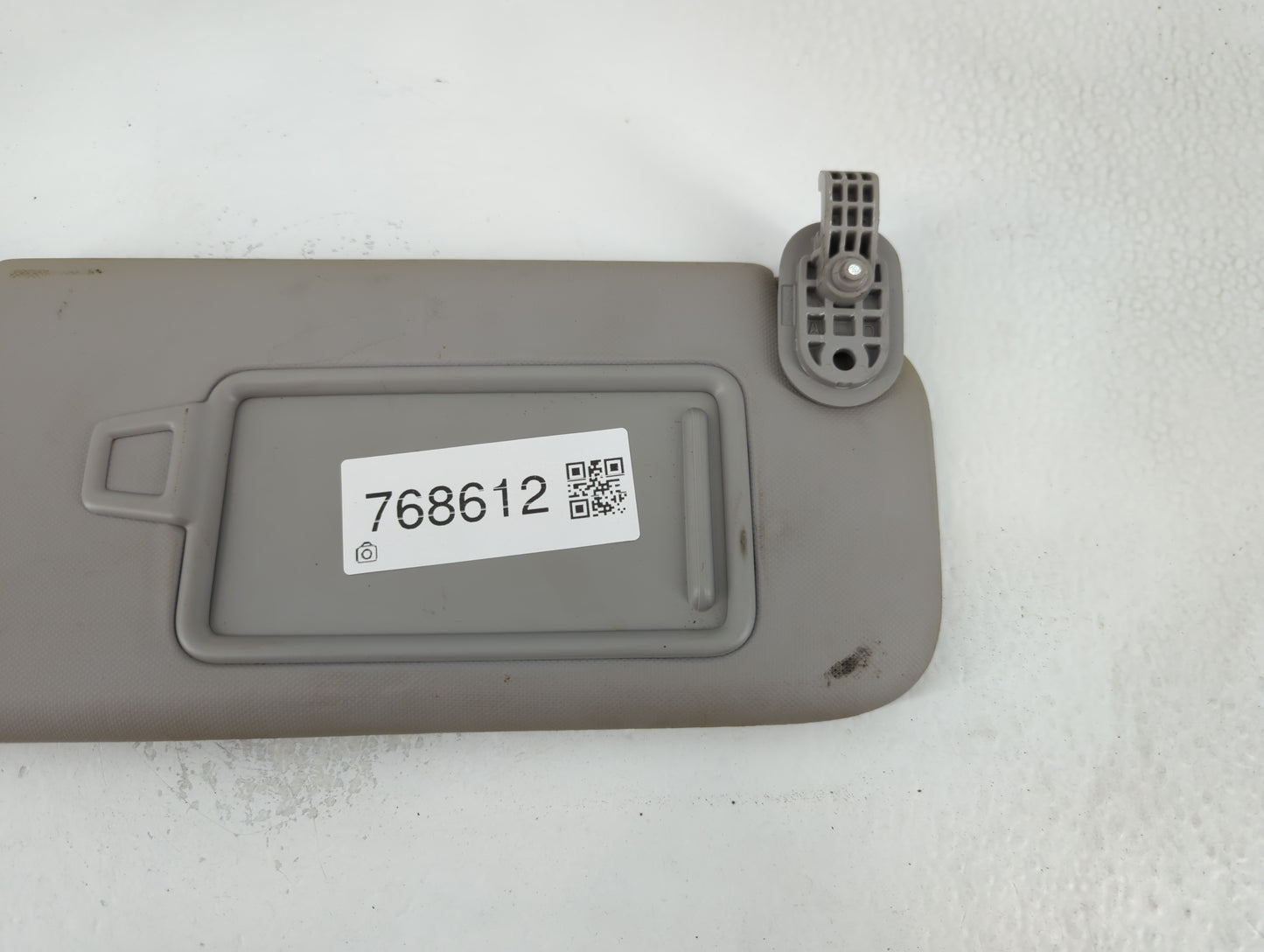2017-2020 Hyundai Elantra Sun Visor Shade Replacement Passenger Right Mirror Fits Fits 2017 2018 2019 2020 OEM Used Auto Par