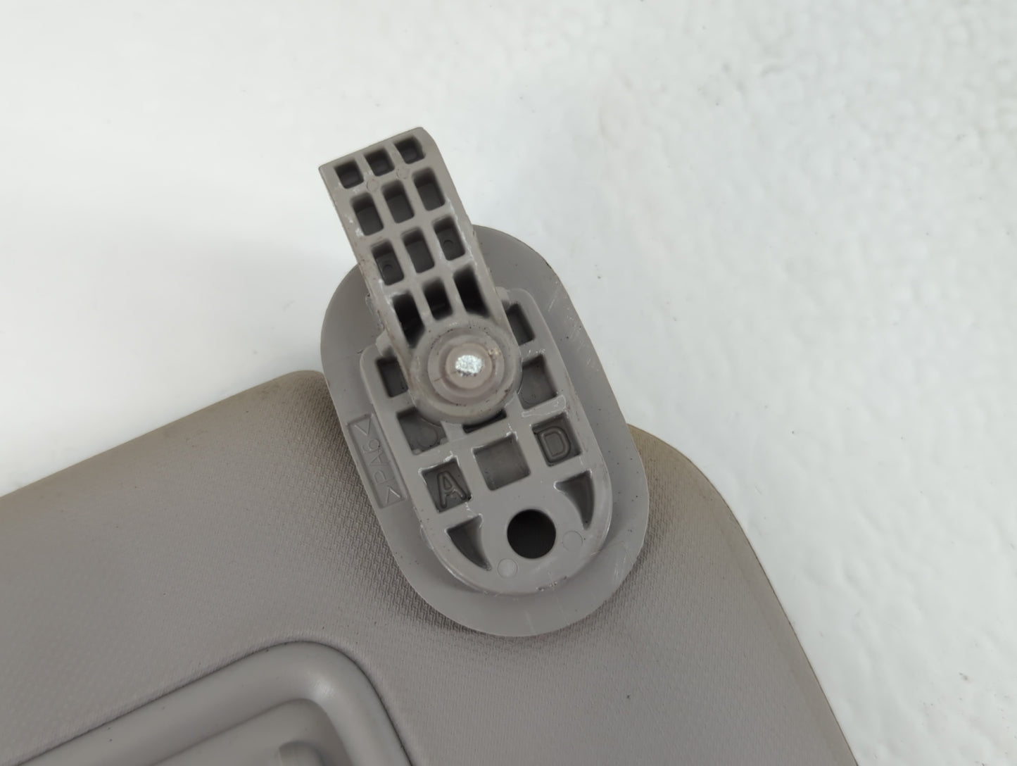 2017-2020 Hyundai Elantra Sun Visor Shade Replacement Passenger Right Mirror Fits Fits 2017 2018 2019 2020 OEM Used Auto Par