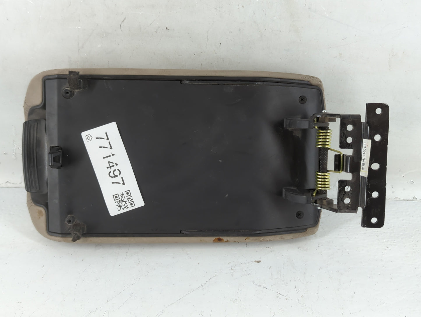 2017 Hyundai Elantra Center Console Armrest Cover Lid Fits OEM Used Auto Parts - Oemusedautoparts1.com