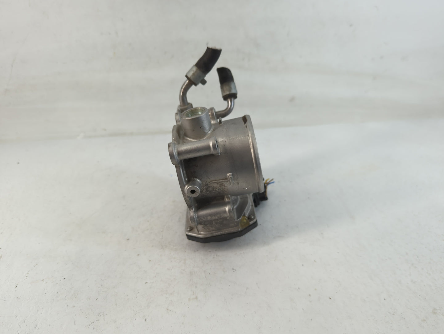 2011-2020 Hyundai Elantra Throttle Body P/N:35100-2E000 Fits Fits 2011 2012 2013 2014 2015 2016 2017 2018 2019 2020 2021 OEM