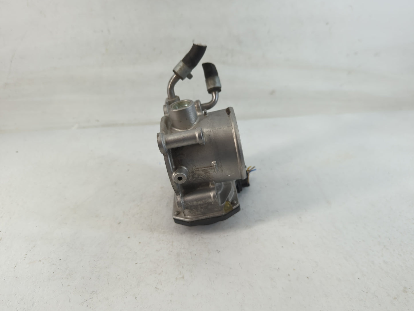 2011-2020 Hyundai Elantra Throttle Body P/N:35100-2E000 Fits Fits 2011 2012 2013 2014 2015 2016 2017 2018 2019 2020 2021 OEM