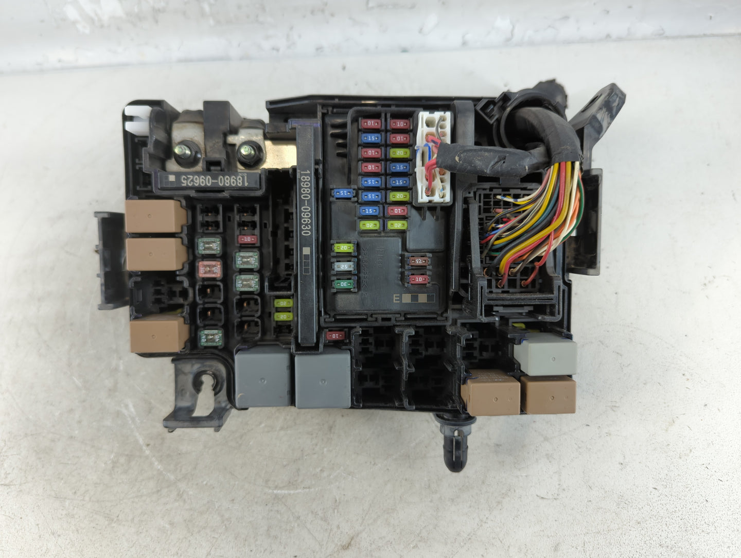 2017 Hyundai Elantra Fusebox Fuse Box Panel Relay Module P/N:91956-F2021 Fits OEM Used Auto Parts - Oemusedautoparts1.com