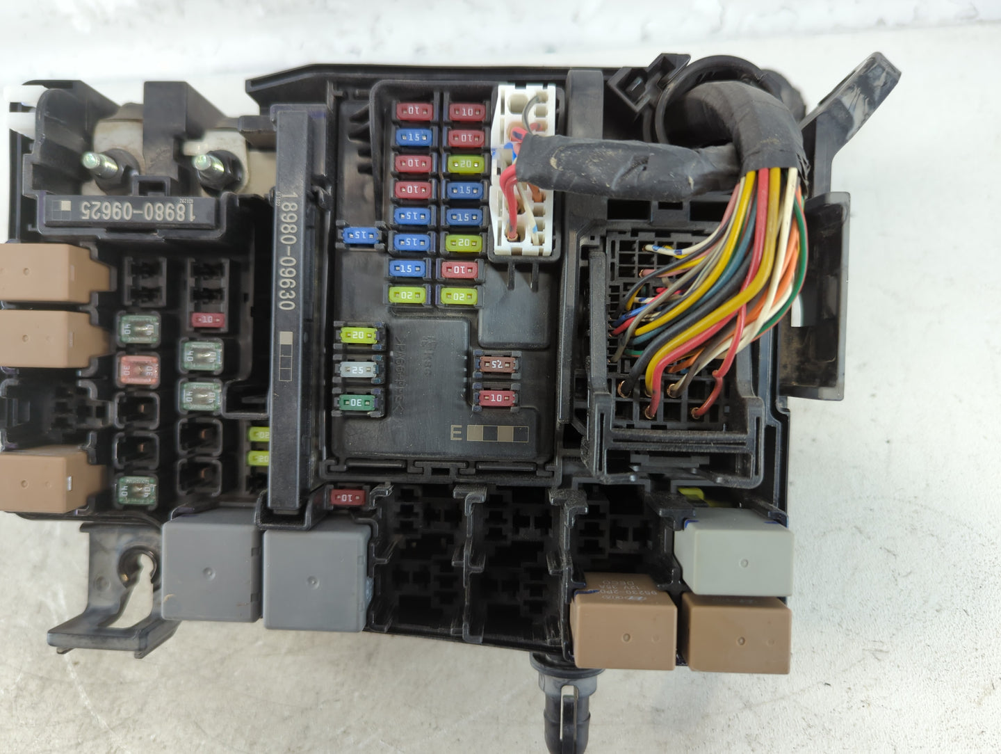 2017 Hyundai Elantra Fusebox Fuse Box Panel Relay Module P/N:91956-F2021 Fits OEM Used Auto Parts - Oemusedautoparts1.com