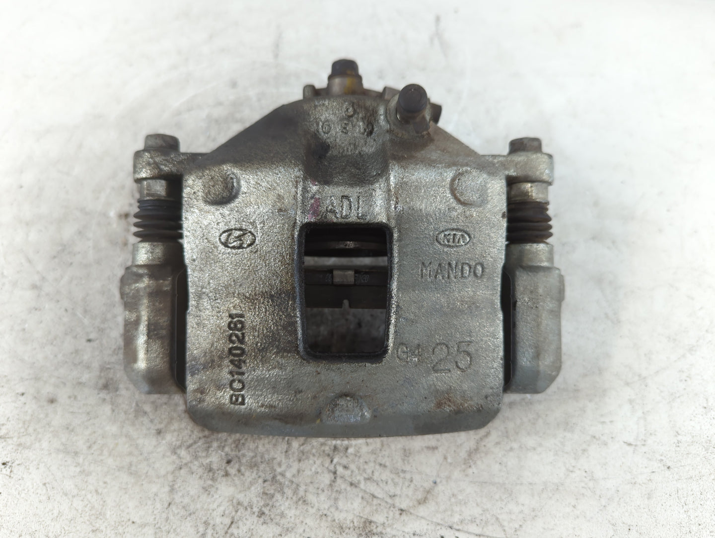 2017-2020 Hyundai Elantra Front Passenger Right Brake Caliper - Oemusedautoparts1.com