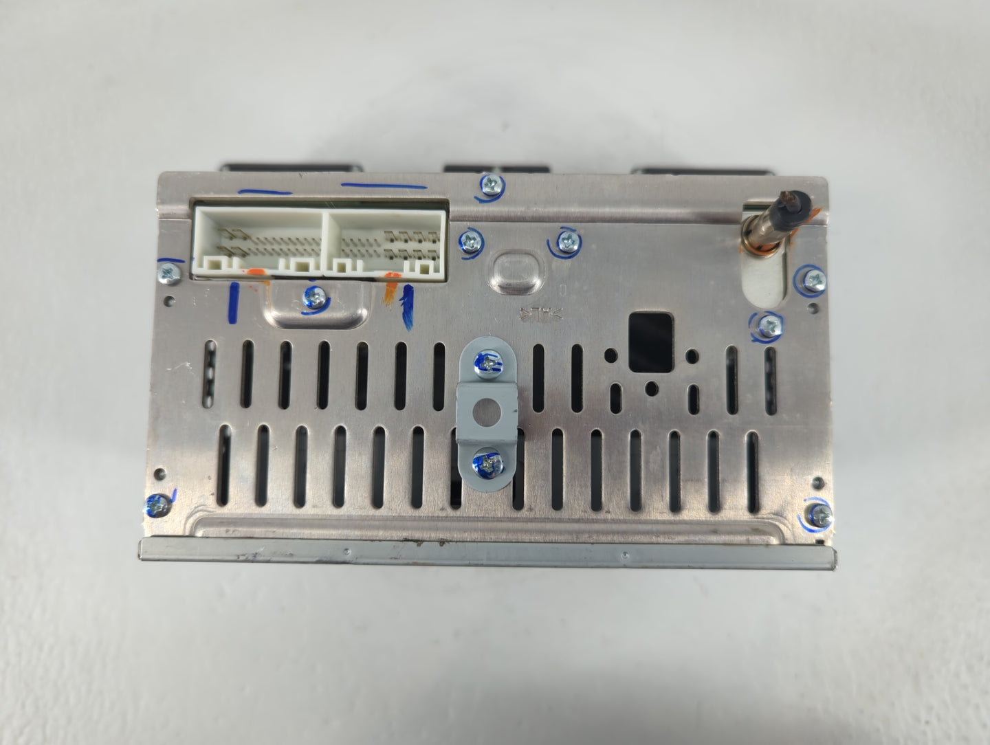 2017-2018 Hyundai Elantra Radio AM FM Cd Player Receiver Replacement P/N:96170F2200UAT Fits Fits 2017 2018 OEM Used Auto Par