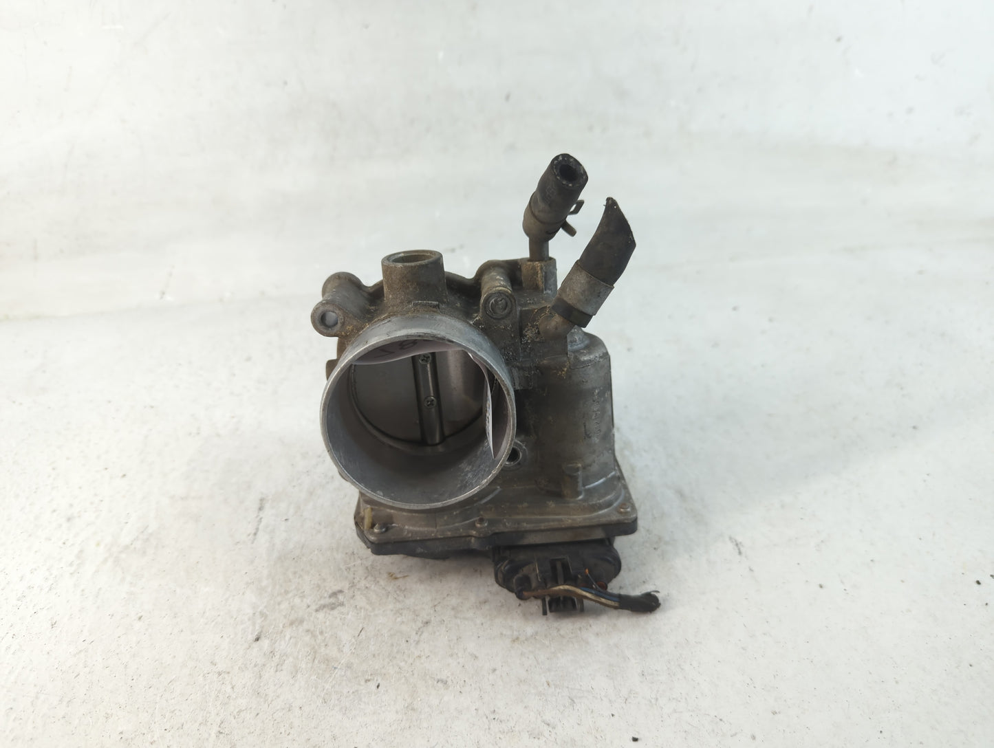 2011-2020 Hyundai Elantra Throttle Body P/N:35100-2E000 Fits Fits 2011 2012 2013 2014 2015 2016 2017 2018 2019 2020 2021 OEM