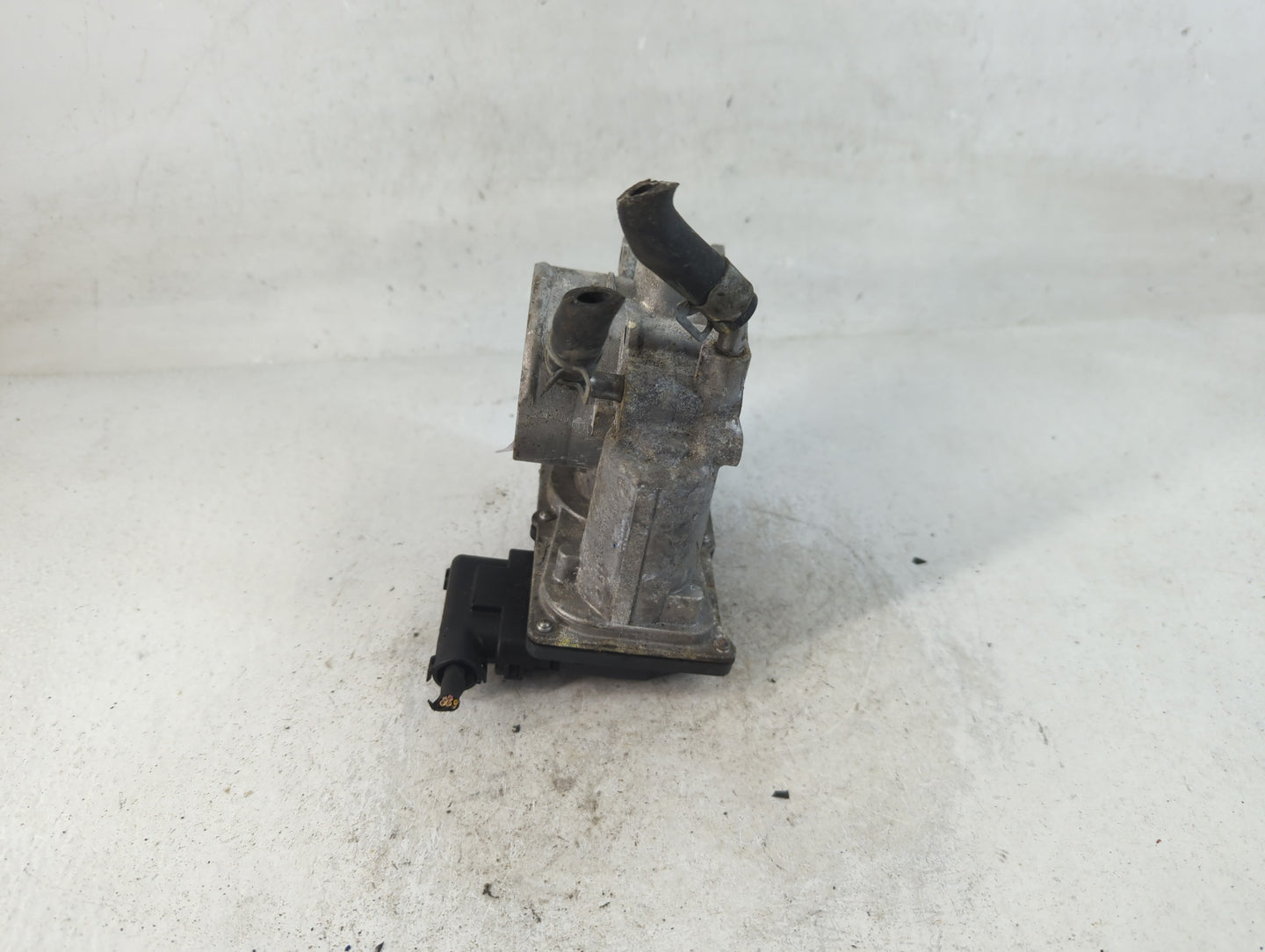 2011-2020 Hyundai Elantra Throttle Body P/N:5323 08B21 35100-2E000 Fits OEM Used Auto Parts - Oemusedautoparts1.com