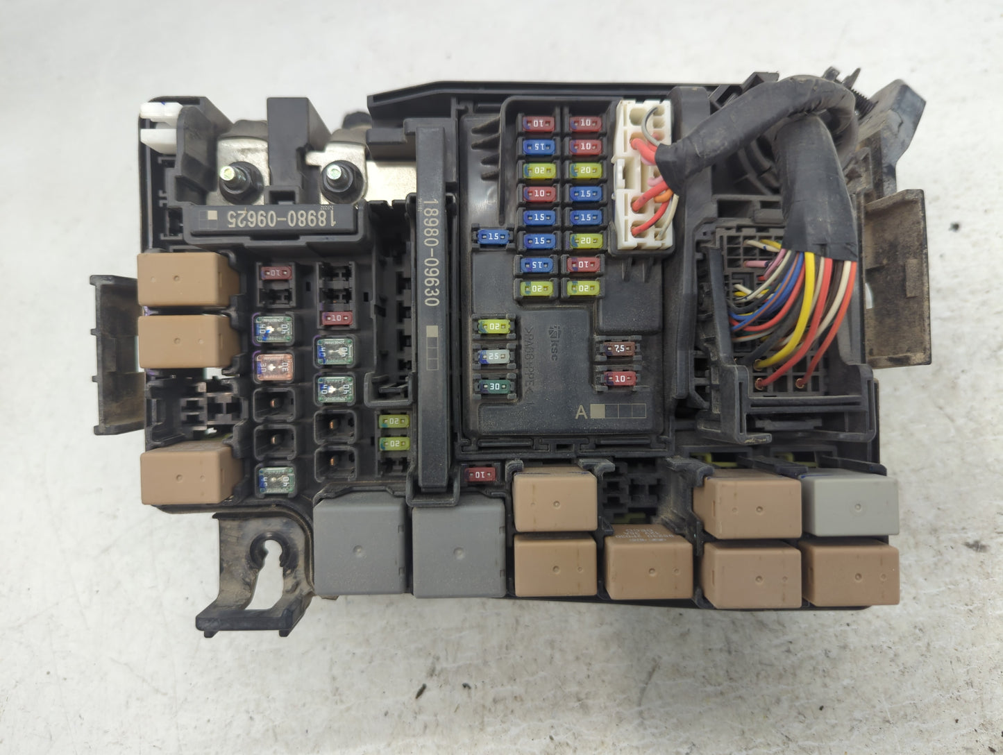 2017 Hyundai Elantra Fusebox Fuse Box Panel Relay Module P/N:VS91200F3020AA Fits OEM Used Auto Parts - Oemusedautoparts1.com