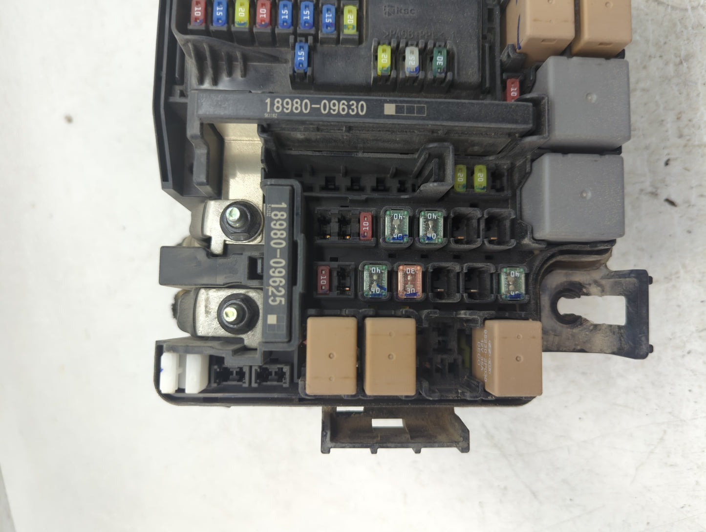 2017 Hyundai Elantra Fusebox Fuse Box Panel Relay Module P/N:VS91200F3020AA Fits OEM Used Auto Parts - Oemusedautoparts1.com
