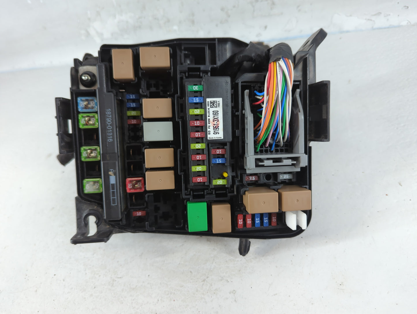2016-2017 Hyundai Elantra Fusebox Fuse Box Panel Relay Module P/N:91248 A5240B Fits Fits 2016 2017 OEM Used Auto Parts - Oem
