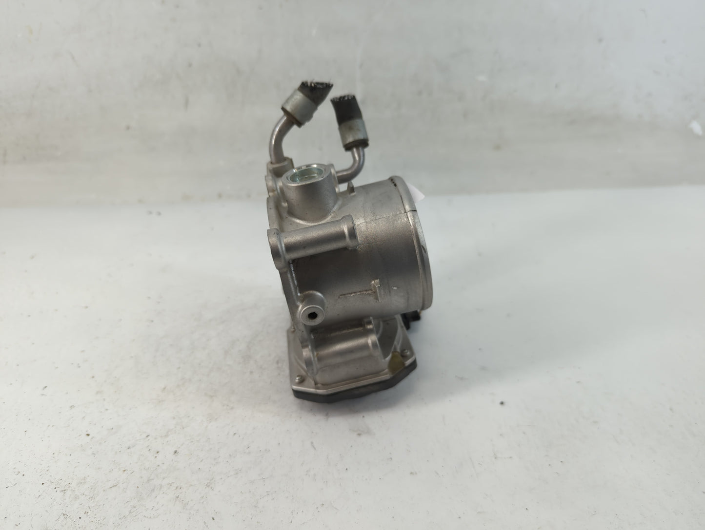 2011-2020 Hyundai Elantra Throttle Body P/N:35100-2E000 Fits Fits 2011 2012 2013 2014 2015 2016 2017 2018 2019 2020 2021 OEM