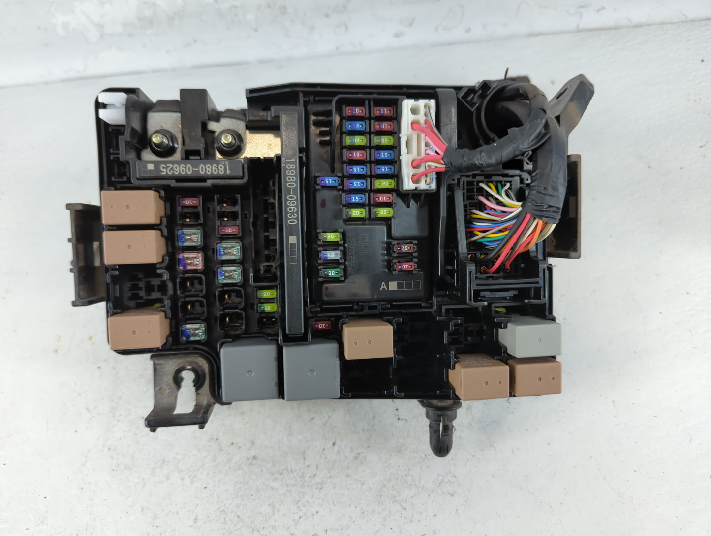 2017 Hyundai Elantra Fusebox Fuse Box Panel Relay Module P/N:91956-F2020 Fits OEM Used Auto Parts - Oemusedautoparts1.com