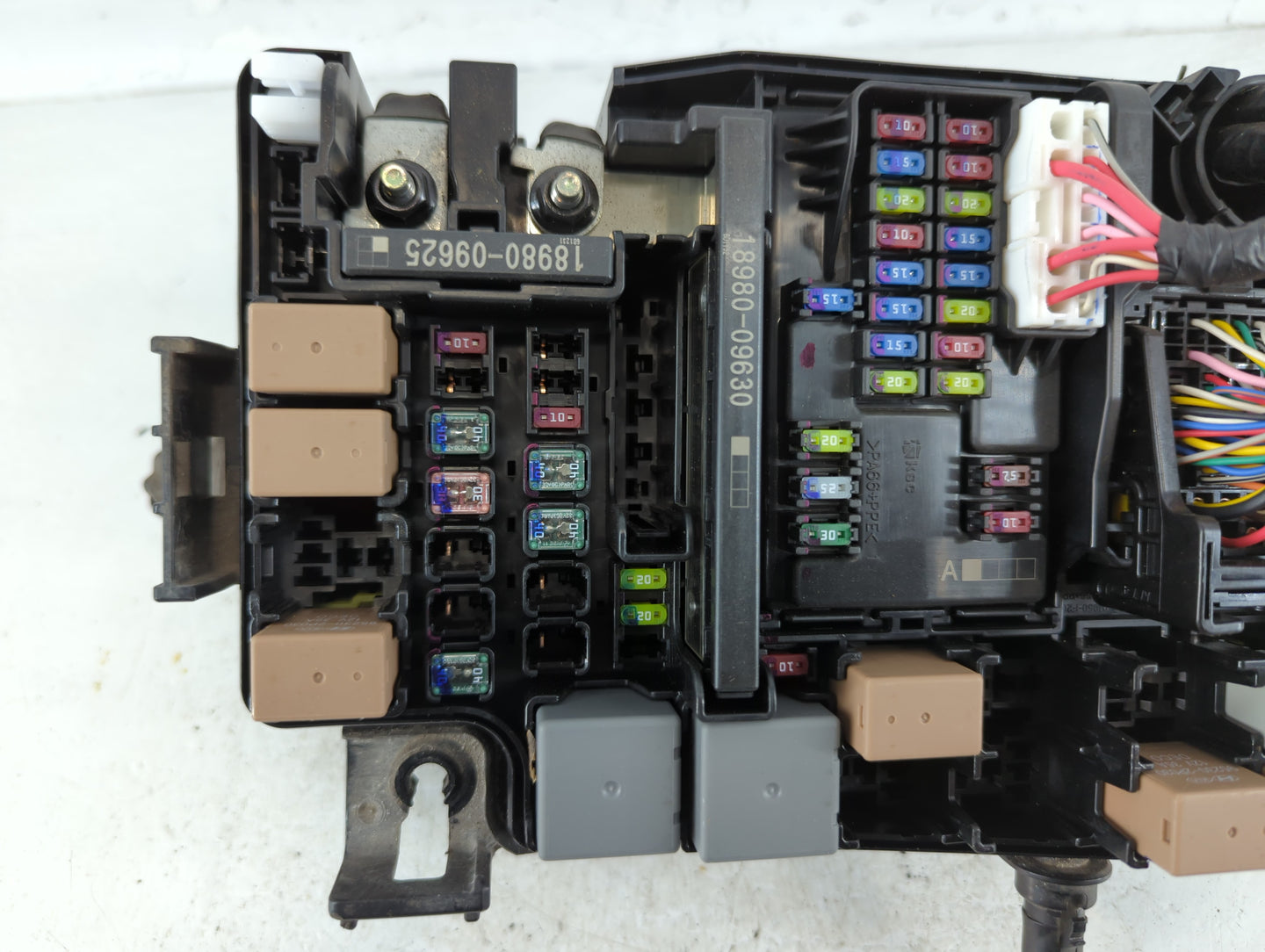 2017 Hyundai Elantra Fusebox Fuse Box Panel Relay Module P/N:91956-F2020 Fits OEM Used Auto Parts - Oemusedautoparts1.com