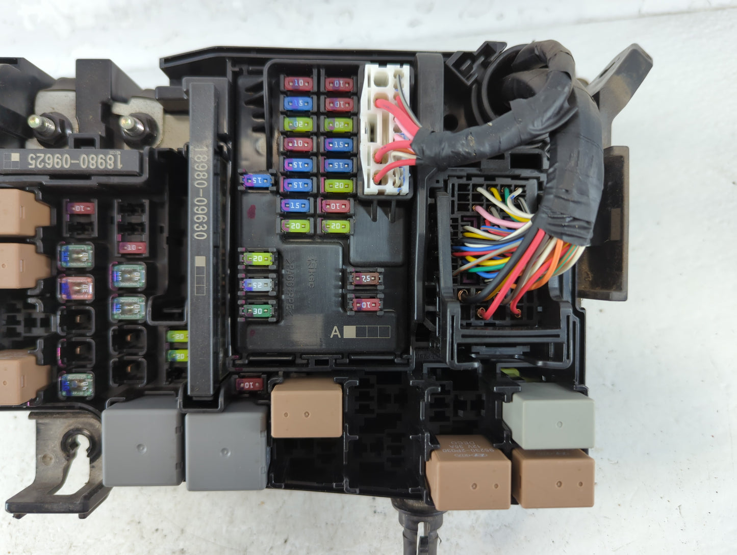 2017 Hyundai Elantra Fusebox Fuse Box Panel Relay Module P/N:91956-F2020 Fits OEM Used Auto Parts - Oemusedautoparts1.com