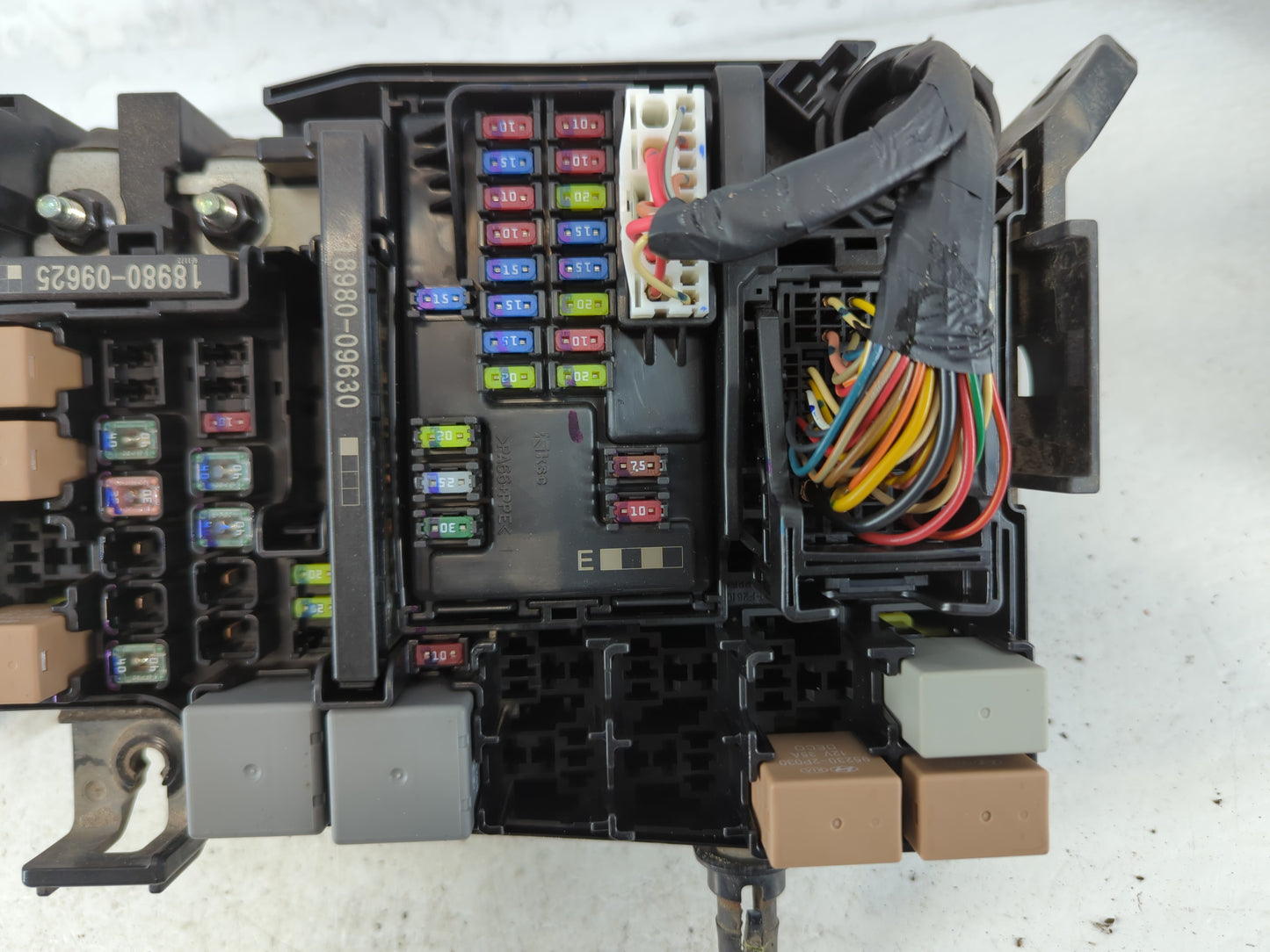 2017 Hyundai Elantra Fusebox Fuse Box Panel Relay Module P/N:91956-F2021 Fits OEM Used Auto Parts - Oemusedautoparts1.com