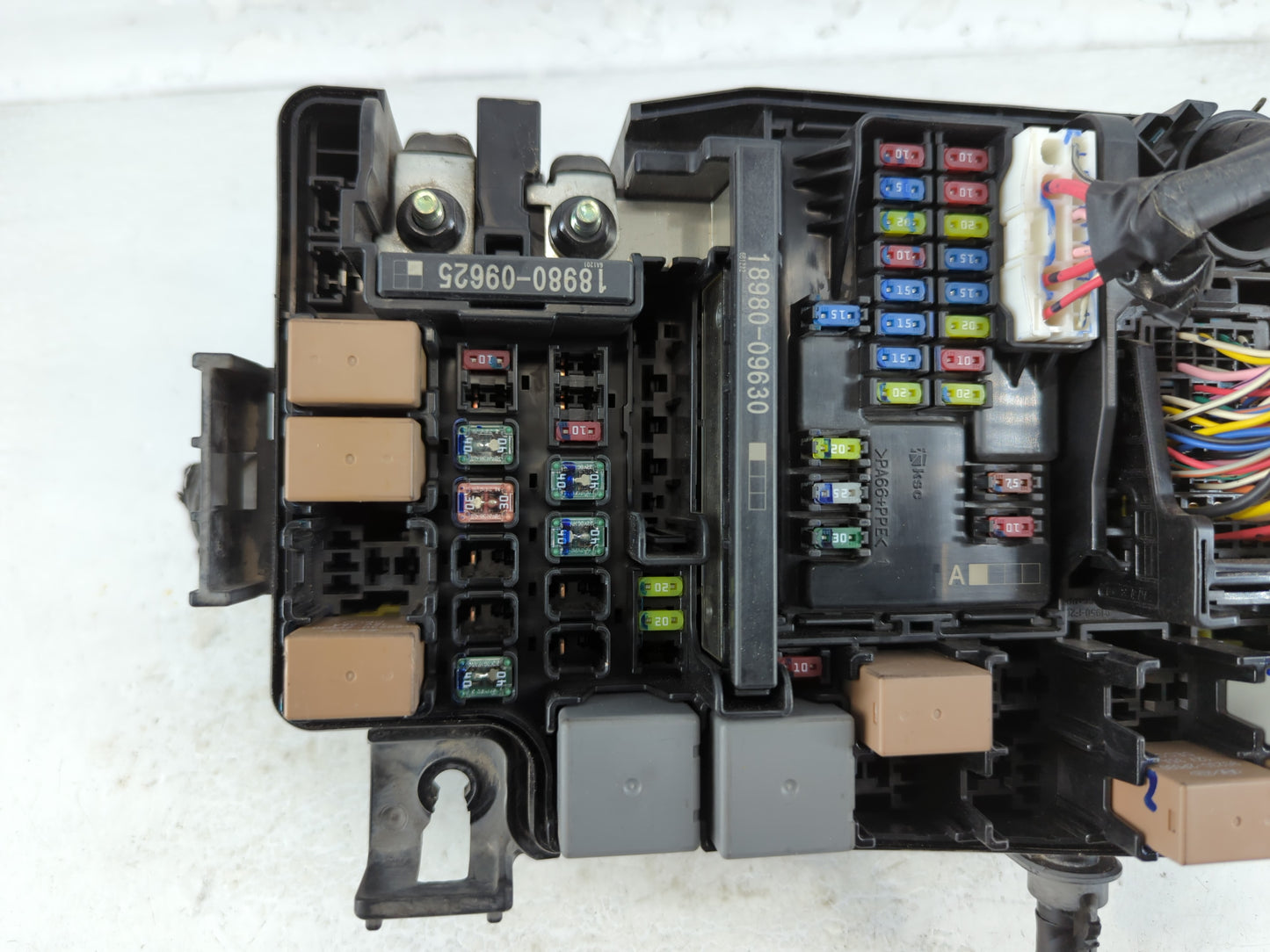 2017 Hyundai Elantra Fusebox Fuse Box Panel Relay Module P/N:91956-F2020 Fits OEM Used Auto Parts - Oemusedautoparts1.com
