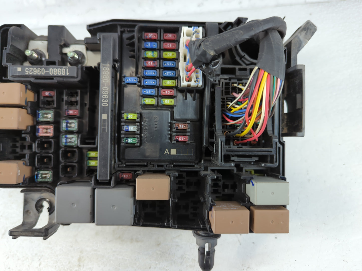 2017 Hyundai Elantra Fusebox Fuse Box Panel Relay Module P/N:91956-F2020 Fits OEM Used Auto Parts - Oemusedautoparts1.com