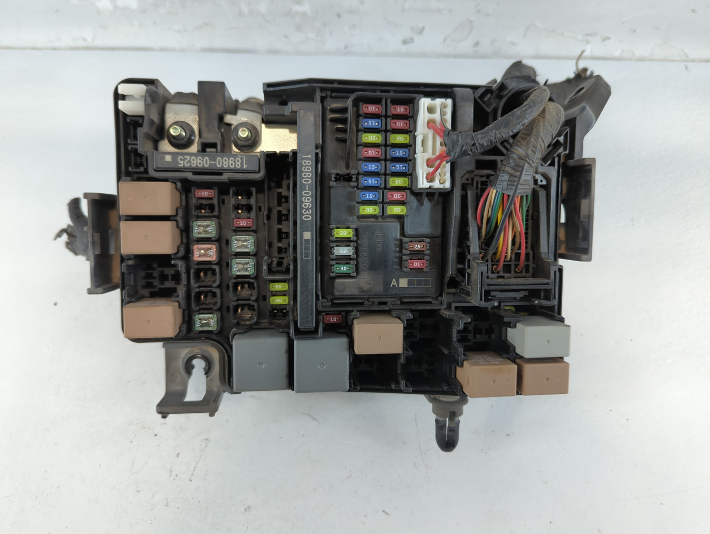 2017 Hyundai Elantra Fusebox Fuse Box Panel Relay Module P/N:91203 F2260 Fits OEM Used Auto Parts - Oemusedautoparts1.com