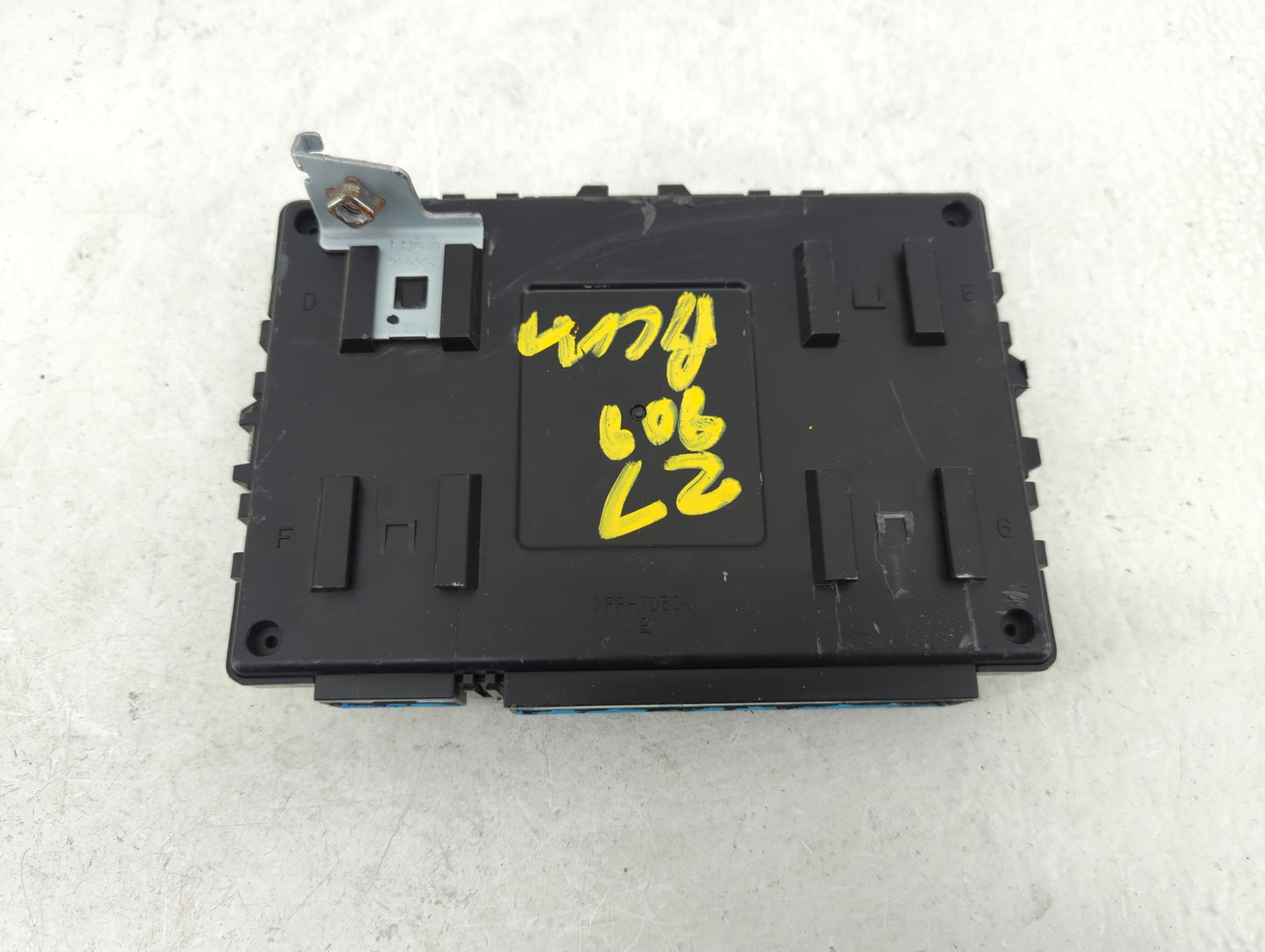 2017-2018 Hyundai Elantra Body Control Module Bcm Inner Cabin Fuse Box - Oemusedautoparts1.com