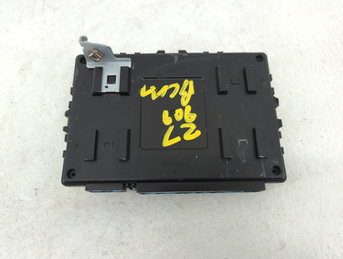 2017-2018 Hyundai Elantra Body Control Module Bcm Inner Cabin Fuse Box 961369 - Oemusedautoparts1.com