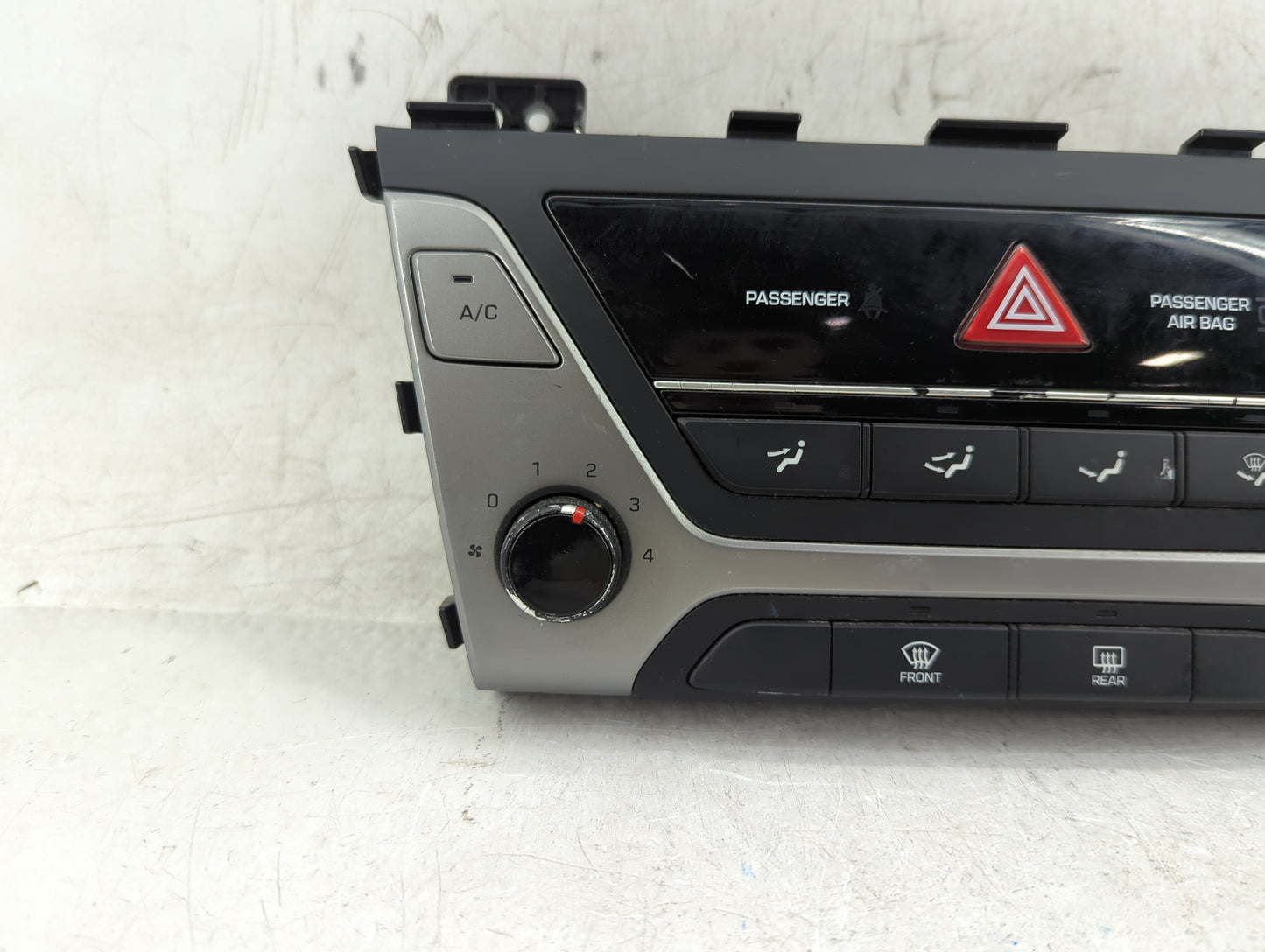 2017 Hyundai Elantra Climate Control Module Temperature AC/Heater Replacement P/N:97250-F20614X 97250-F2XXX Fits OEM Used Au