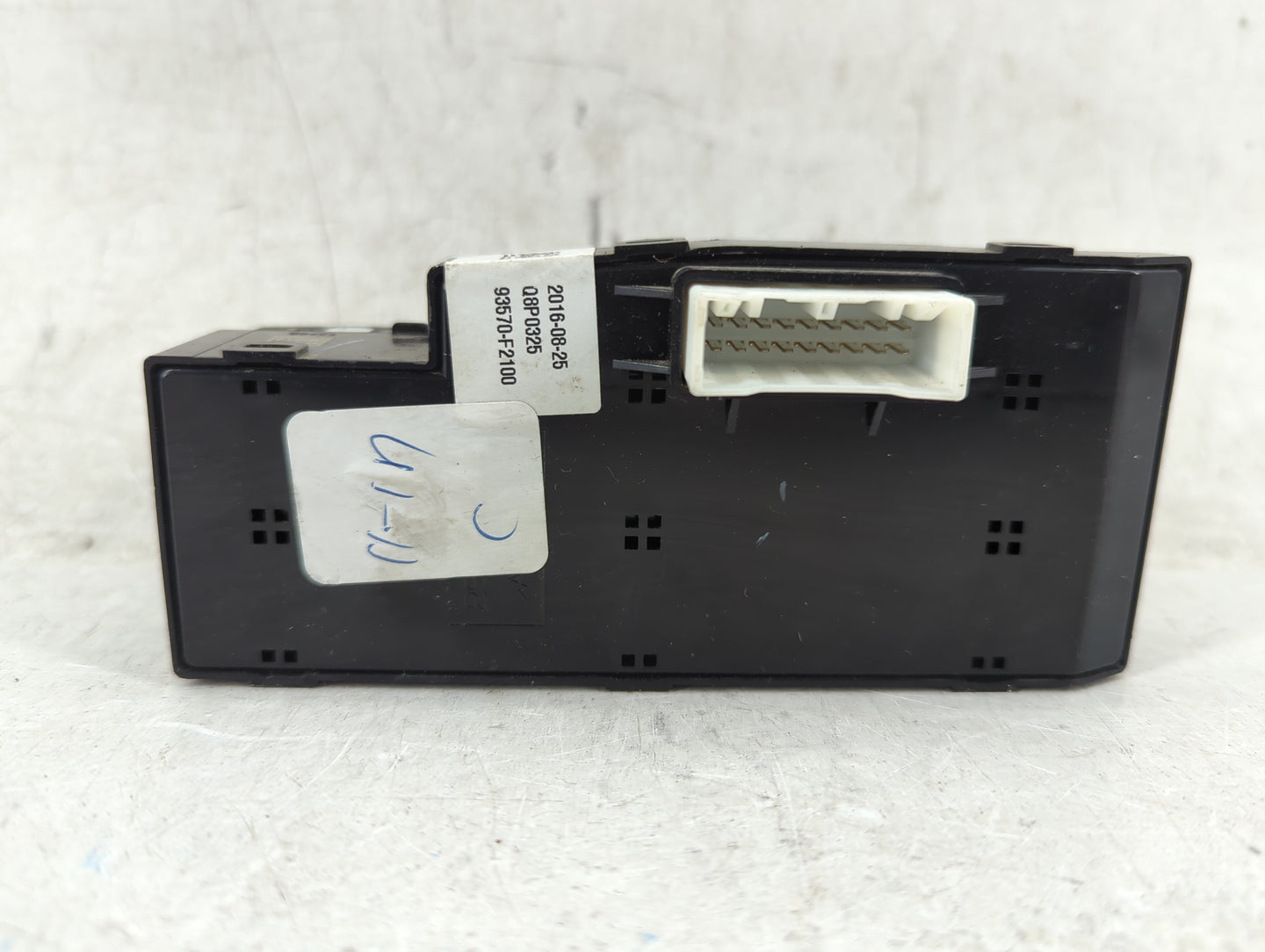 2017 Hyundai Elantra Master Power Window Switch Replacement Driver Side Left P/N:93570-F2100 299159179 Fits OEM Used Auto Pa
