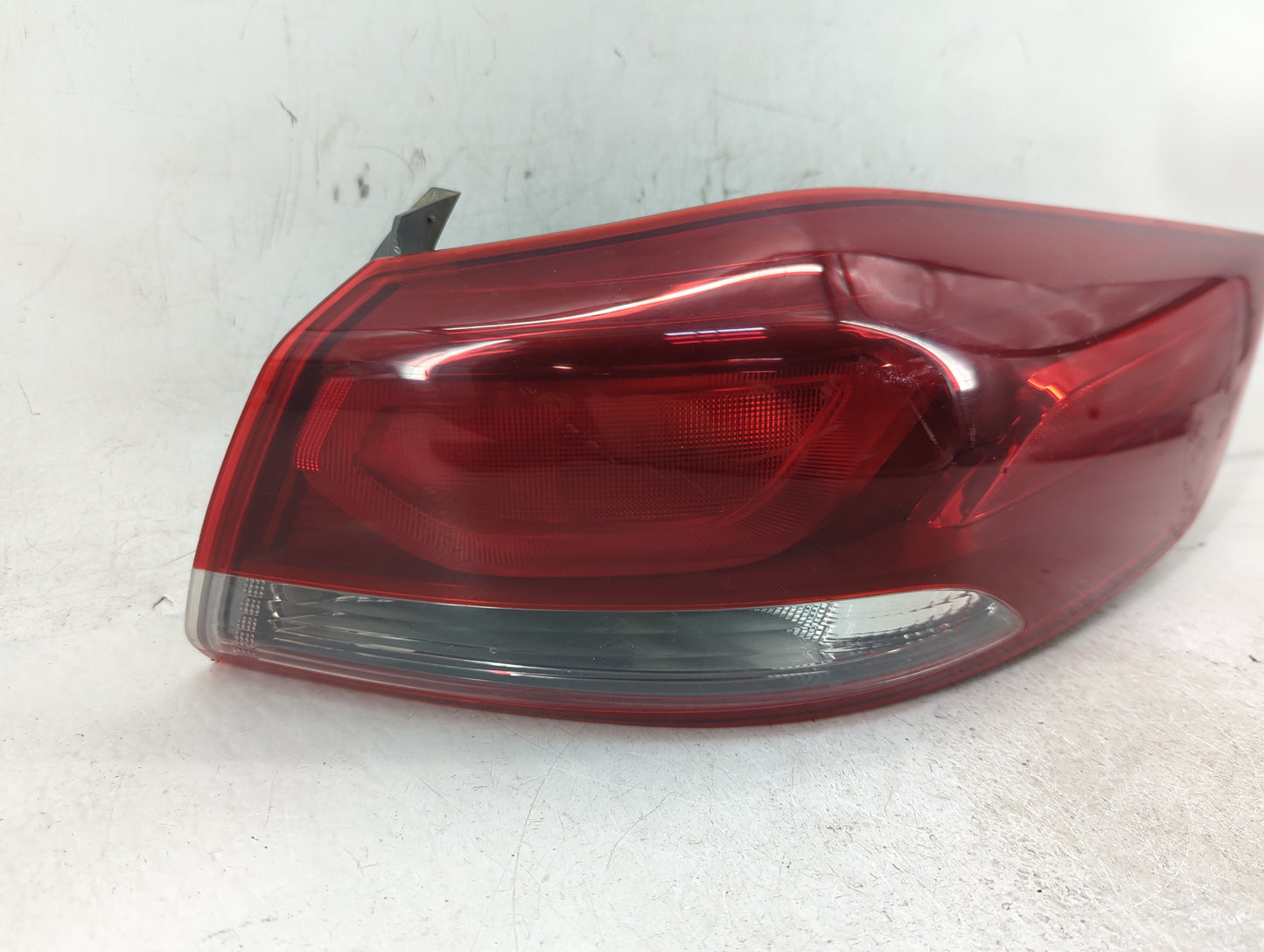 2017 Hyundai Elantra Passenger Right Side Deck Lid Mounted Tail Light - Oemusedautoparts1.com
