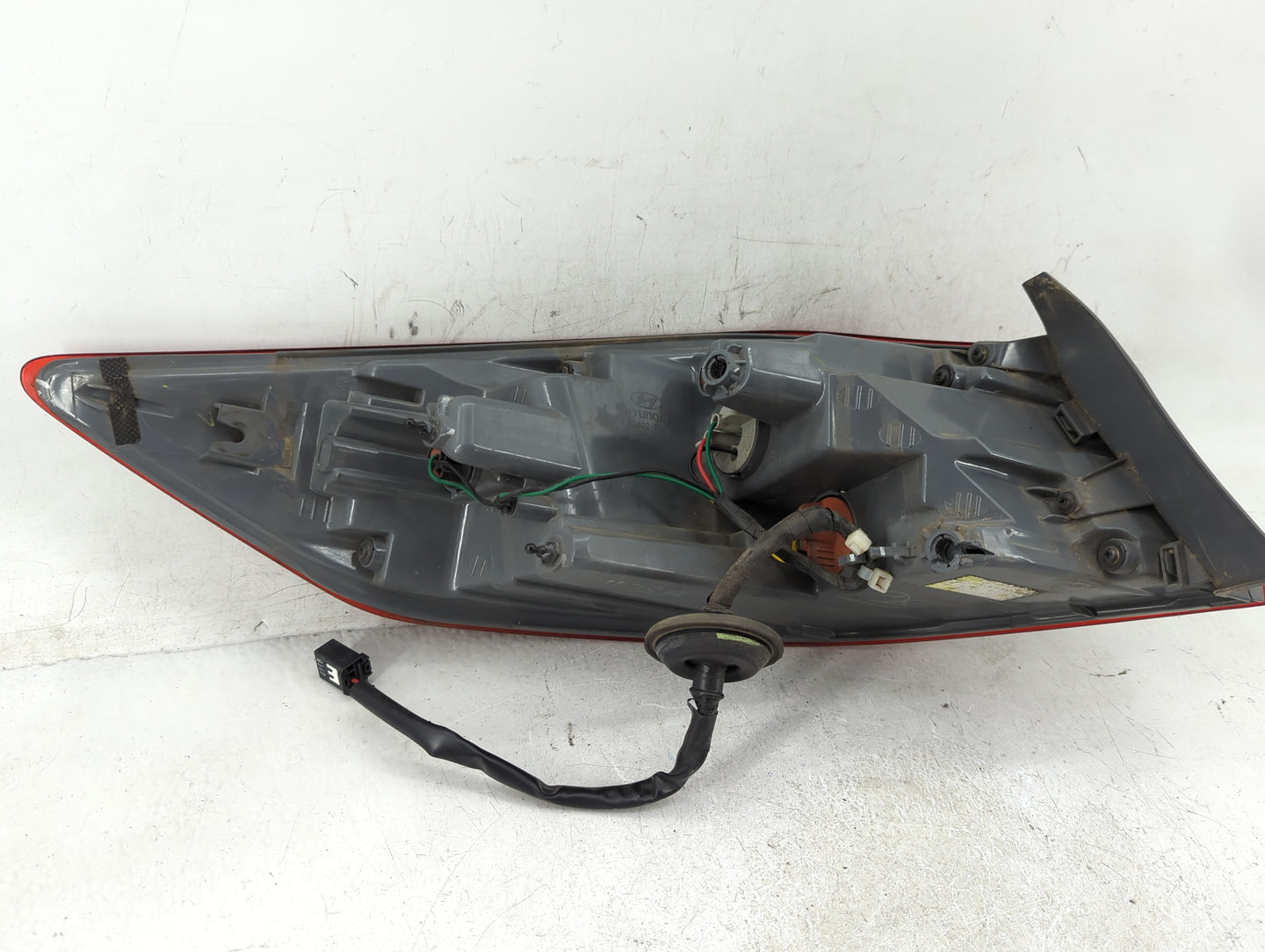 2017 Hyundai Elantra Passenger Right Side Deck Lid Mounted Tail Light - Oemusedautoparts1.com