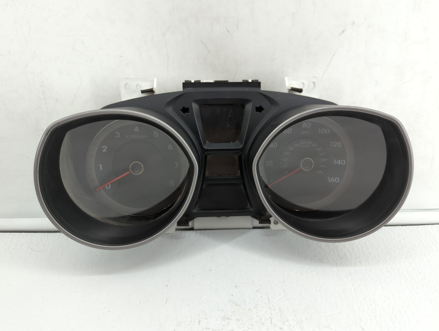 2016-2017 Hyundai Elantra Gt Instrument Cluster Speedometer Gauges P/N:94004-A5610 Fits Fits 2016 2017 OEM Used Auto Parts -