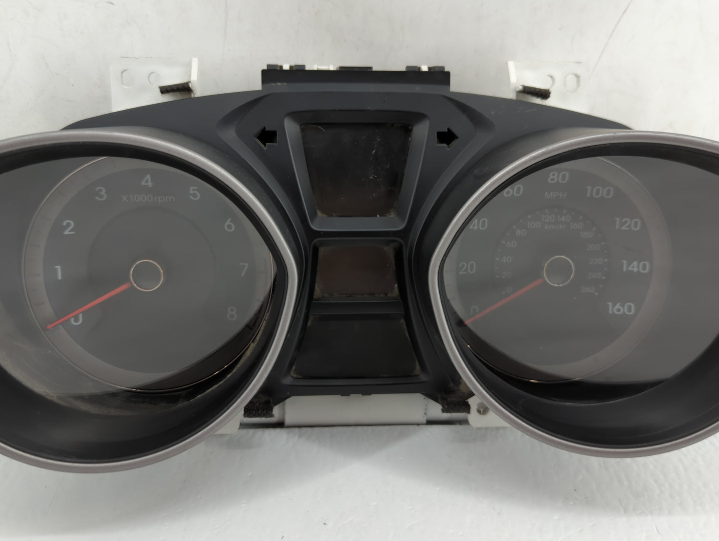 2016-2017 Hyundai Elantra Gt Instrument Cluster Speedometer Gauges P/N:94004-A5610 Fits Fits 2016 2017 OEM Used Auto Parts -