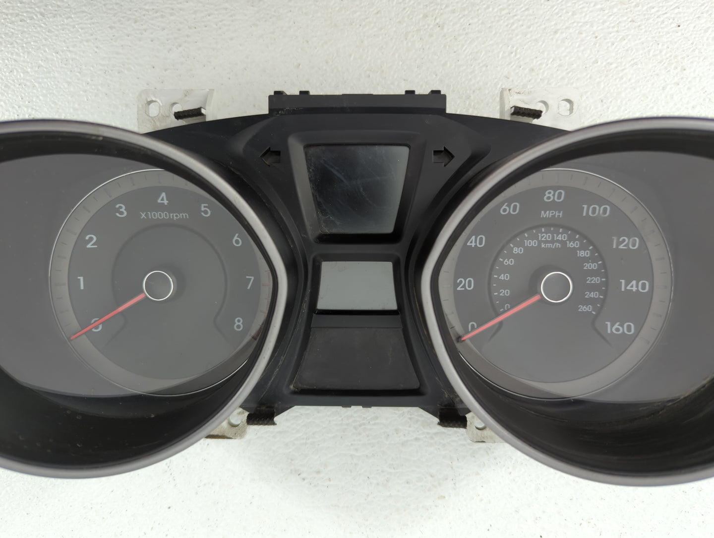 2016-2017 Hyundai Elantra Gt Instrument Cluster Speedometer Gauges P/N:94004-A5610 Fits Fits 2016 2017 OEM Used Auto Parts -