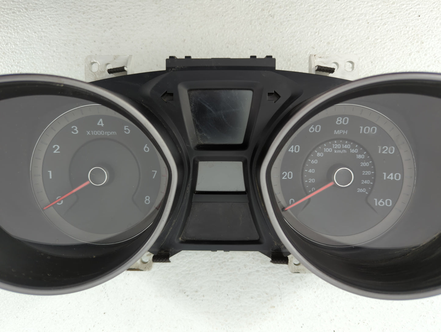 2016-2017 Hyundai Elantra Gt Instrument Cluster Speedometer Gauges P/N:94004-A5610 Fits Fits 2016 2017 OEM Used Auto Parts -