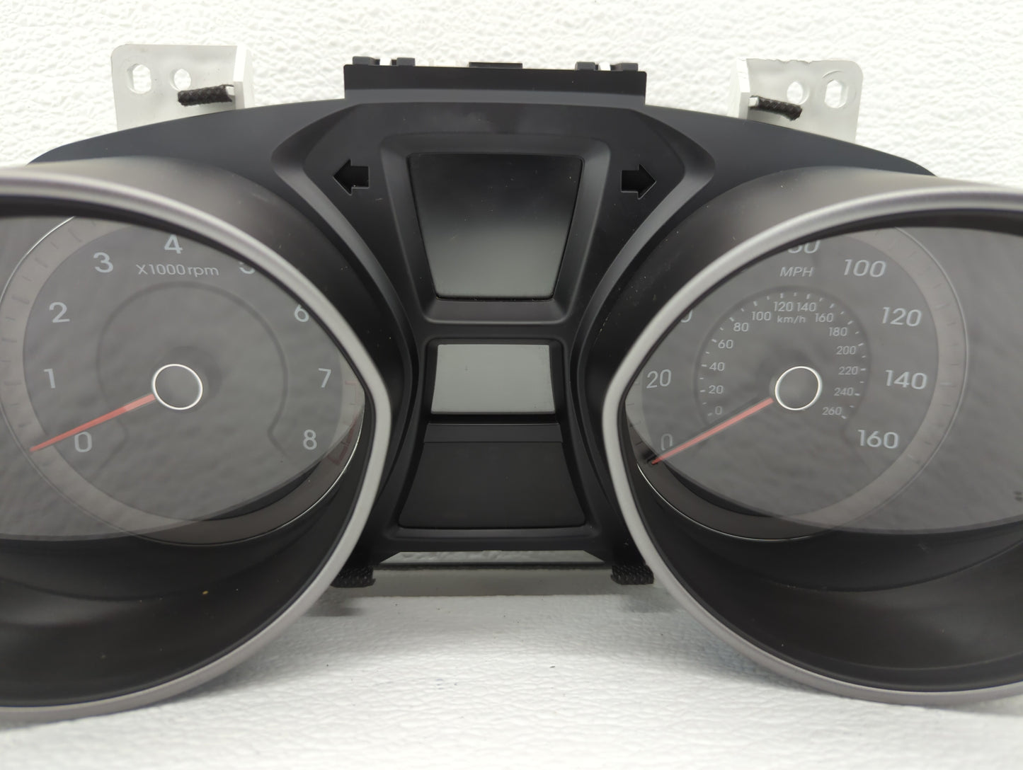 2016-2017 Hyundai Elantra Gt Instrument Cluster Speedometer Gauges P/N:94004-A5610 Fits Fits 2016 2017 OEM Used Auto Parts -