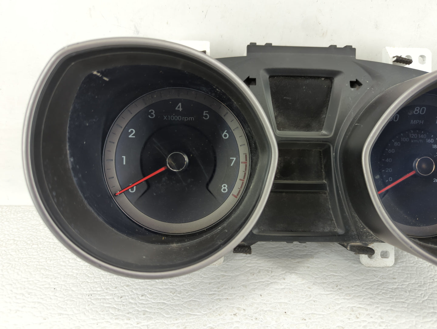 2016-2017 Hyundai Elantra Gt Instrument Cluster Speedometer Gauges P/N:94004-A5610 Fits Fits 2016 2017 OEM Used Auto Parts -