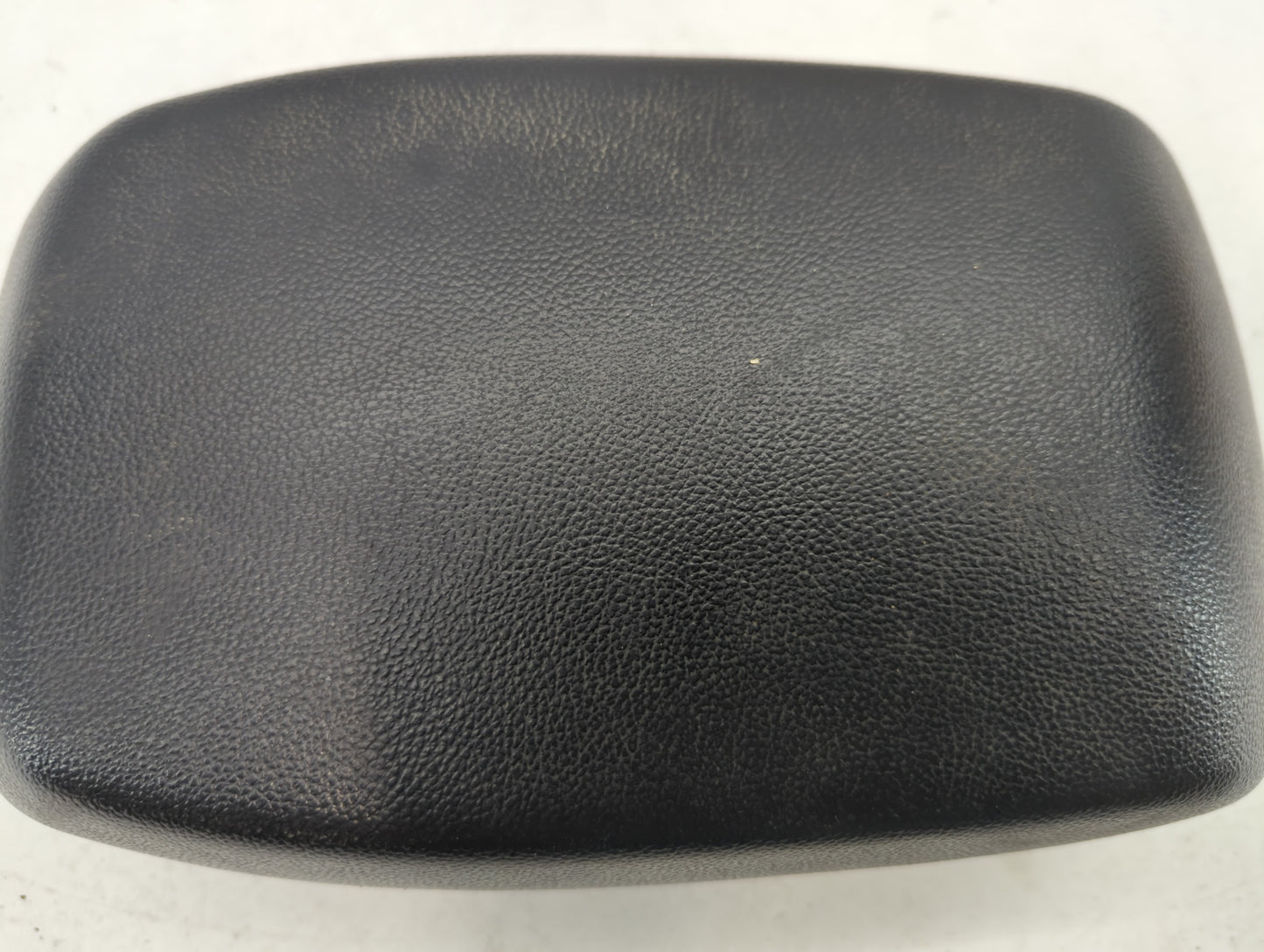 2017 Hyundai Elantra Gt Center Console Armrest Cover Lid Black - Oemusedautoparts1.com