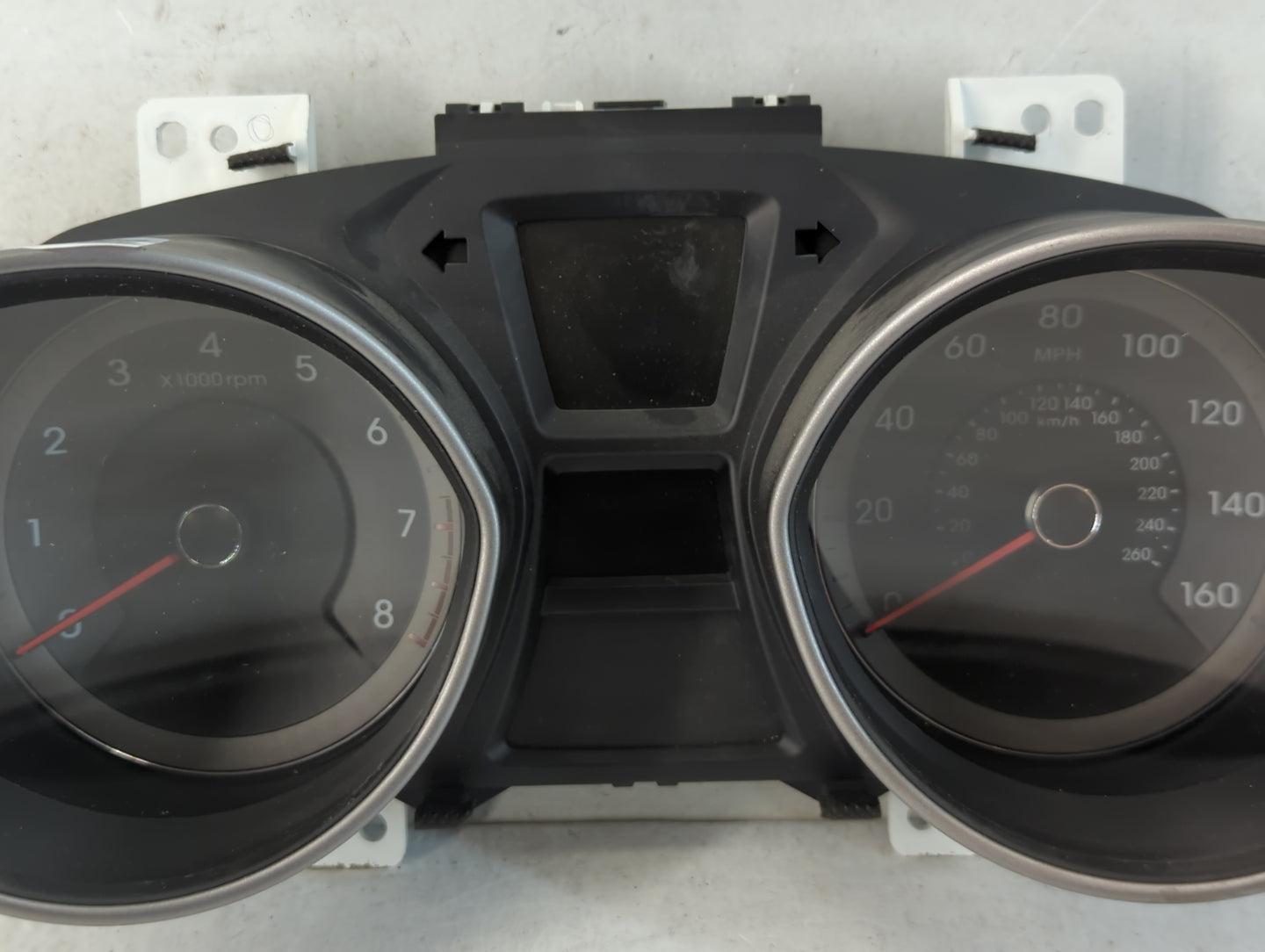 2016-2017 Hyundai Elantra Gt Instrument Cluster Speedometer Gauges P/N:94004-A5610 Fits Fits 2016 2017 OEM Used Auto Parts -