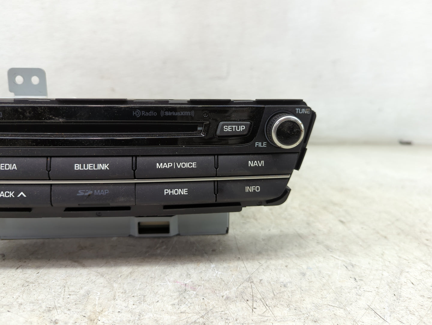 2017 Hyundai Genesis Radio AM FM Cd Player Receiver Replacement P/N:96560-B1ED04X AT240B1AN, TQ8-AT240B1AN Fits OEM Used Aut