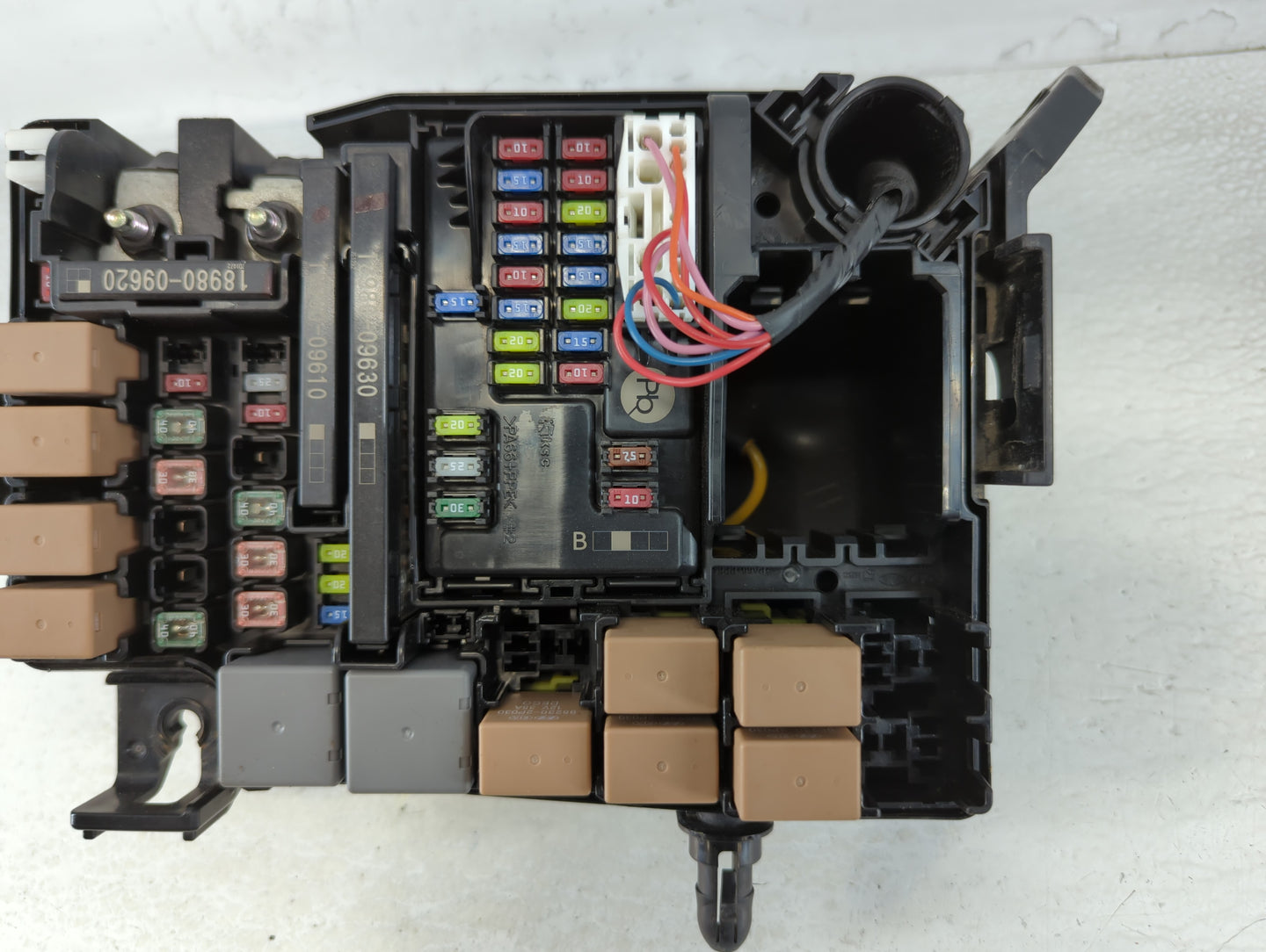 2017-2018 Hyundai Ioniq Fusebox Fuse Box Panel Relay Module P/N:91200 G7971 91200G7971 Fits Fits 2017 2018 OEM Used Auto Par