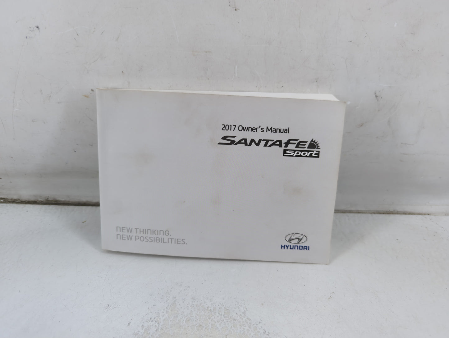 2017 Hyundai Santa Fe Owners Manual Book Guide P/N:H2W0-EU5DA OEM Used Auto Parts - Oemusedautoparts1.com