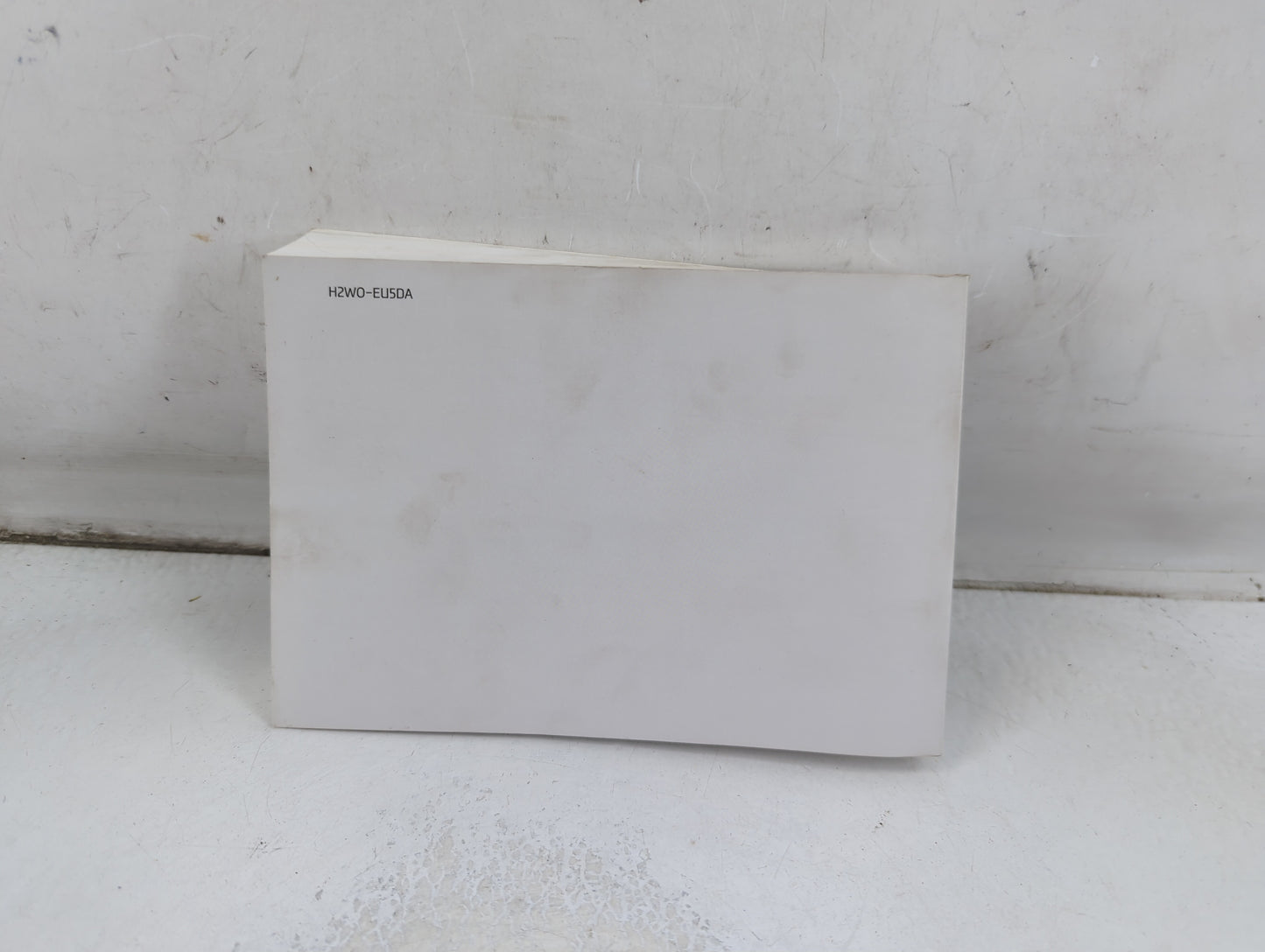 2017 Hyundai Santa Fe Owners Manual Book Guide P/N:H2W0-EU5DA OEM Used Auto Parts - Oemusedautoparts1.com