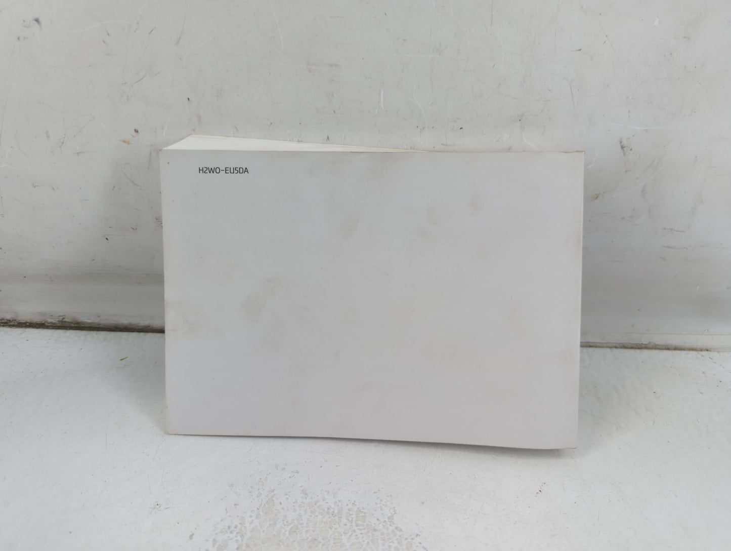 2017 Hyundai Santa Fe Owners Manual Book Guide P/N:H2W0-EU5DA OEM Used Auto Parts - Oemusedautoparts1.com