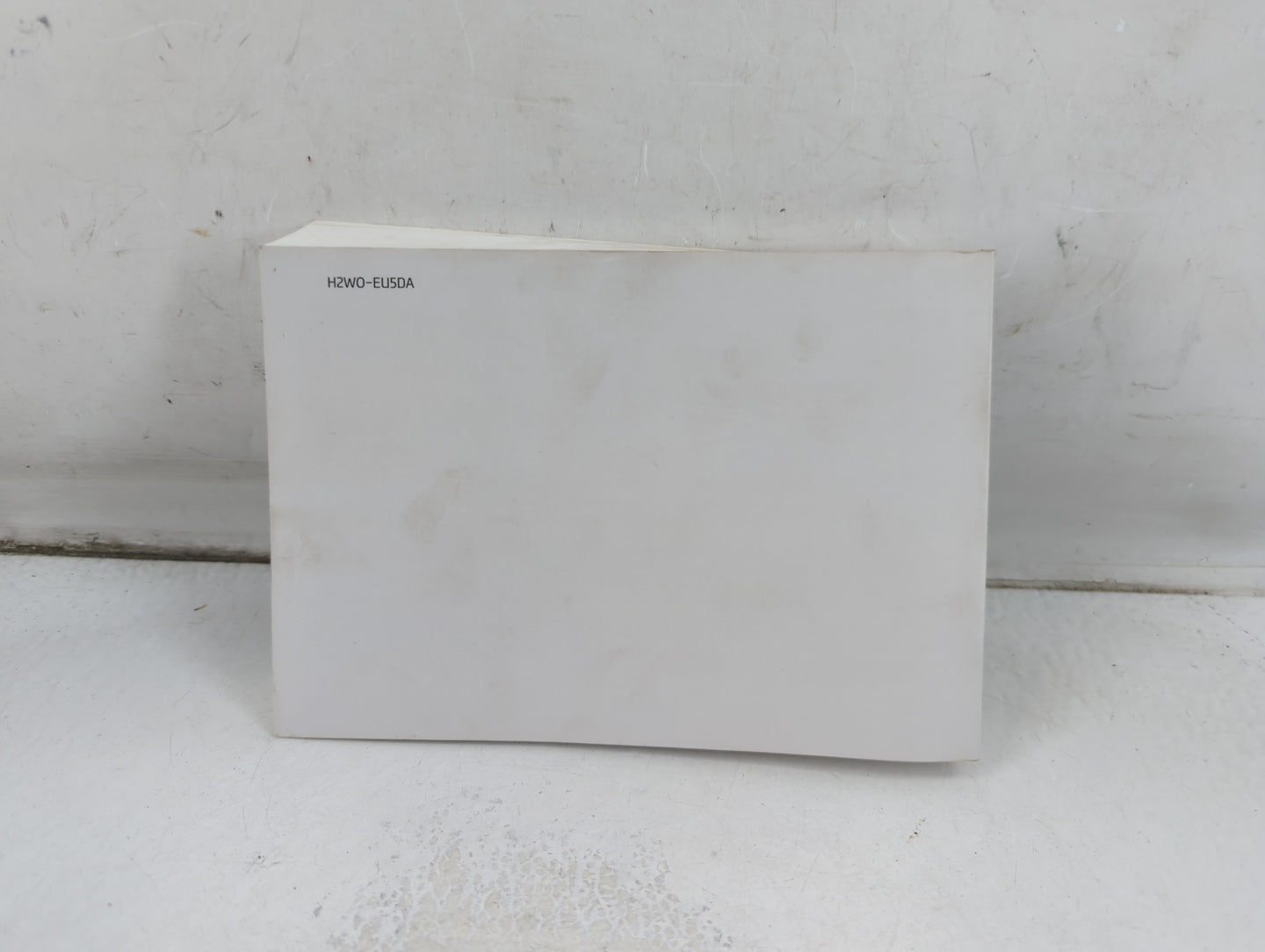 2017 Hyundai Santa Fe Owners Manual Book Guide P/N:H2W0-EU5DA OEM Used Auto Parts - Oemusedautoparts1.com