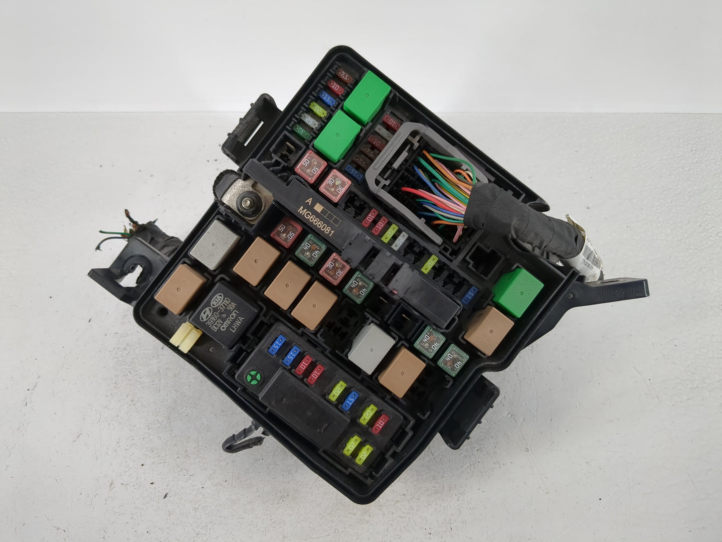 2017 Hyundai Santa Fe Fusebox Fuse Box Panel Relay Module P/N:912014Z384AA Fits OEM Used Auto Parts - Oemusedautoparts1.com