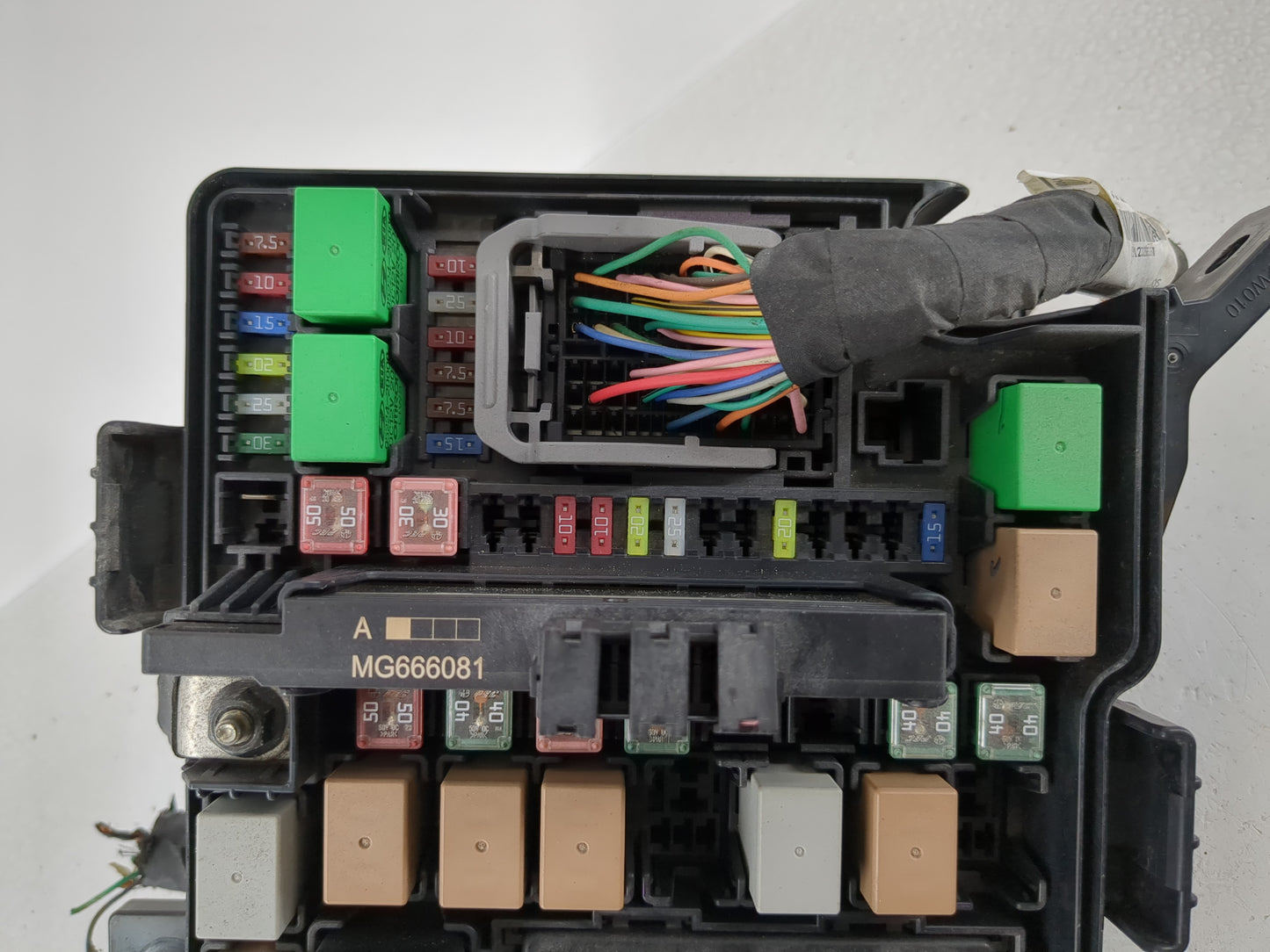 2017 Hyundai Santa Fe Fusebox Fuse Box Panel Relay Module P/N:912014Z384AA Fits OEM Used Auto Parts - Oemusedautoparts1.com