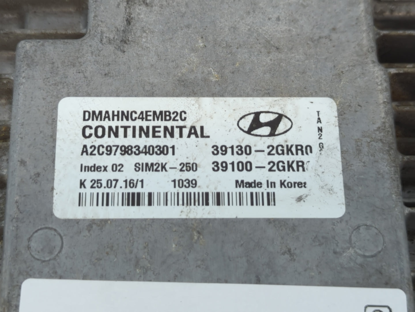 2017 Hyundai Santa Fe PCM Engine Control Computer ECU ECM PCU OEM P/N:39130-2GKR0 Fits OEM Used Auto Parts - Oemusedautopart