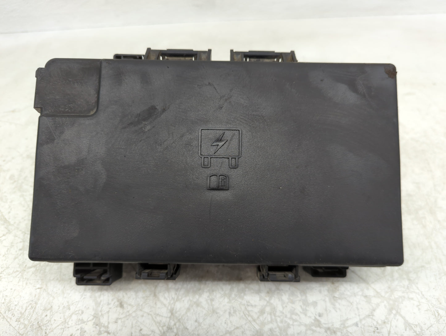 2017 Hyundai Santa Fe Fusebox Fuse Box Panel Relay Module P/N:P68258536AB Fits OEM Used Auto Parts - Oemusedautoparts1.com