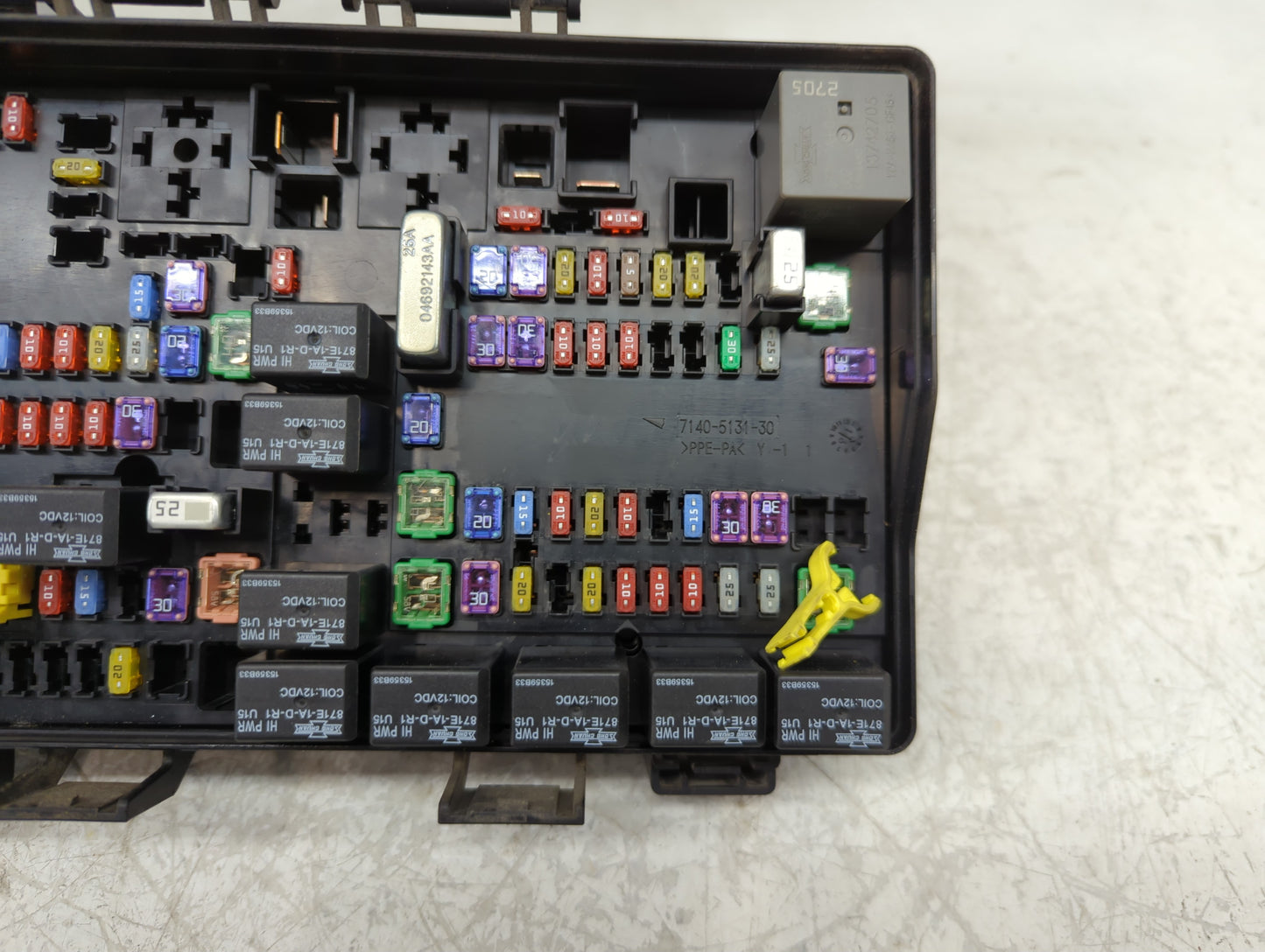2017 Hyundai Santa Fe Fusebox Fuse Box Panel Relay Module P/N:P68258536AB Fits OEM Used Auto Parts - Oemusedautoparts1.com